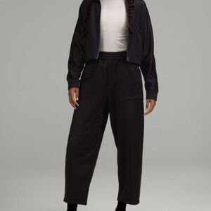 Lululemon Lab “Barrel Leg” Fleece Track Pants – Black (Size 6) | Cozy & Modern!
